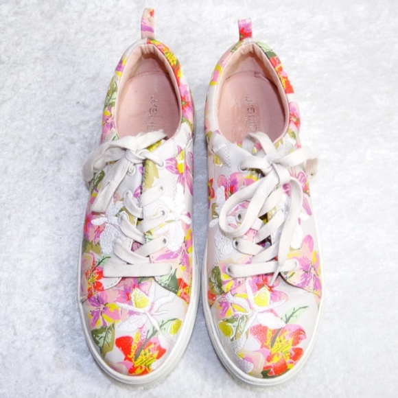 J/Slides NYC 8.5 Appy Floral Sneaker Embroider Floral Anthropologie Light Gray - Picture 2 of 7